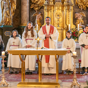 Markus Krill mit MinistrantInnen