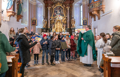 Kinder der Volksschule Rollsdorf & Prebuch