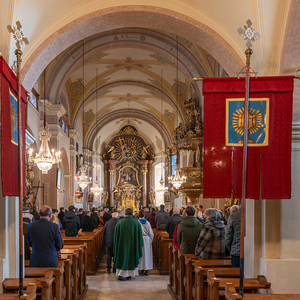 Einzug mit den Ehejubilaren