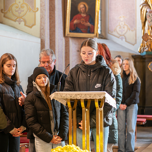 Firmkandidaten gestalten den Gottesdienst